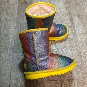 UGG KIDS CLASSIC II RAINBOW GLITTER BOOTS SIZE 10